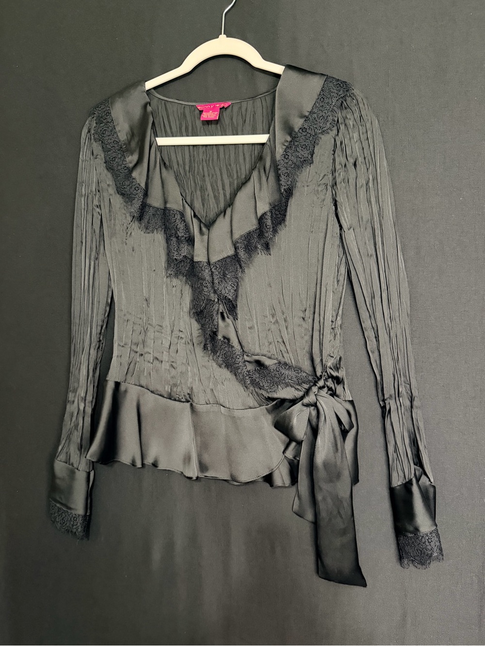 Sunny Leigh M Black Satin-Lace Wrap Blouse Ruffle collar Wrinkle pleated texture - Picture 2 of 14